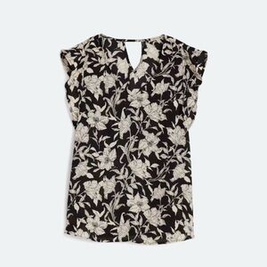 West Kei Raelyn Flutter Sleeve Blouse - Black and Cream Floral - Stitch Fix